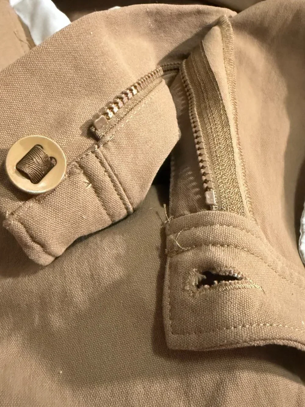 Under Armour Men's 40x30 Loose Fit Khaki Tan Utility Pants with Side Pocket